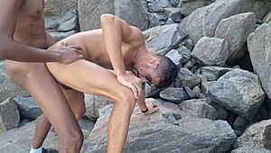 Orgia na praia gets wild with dotados unloading on ass! 🍆
