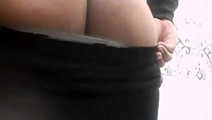 I’m obsessed with this hard booty shaking in the bathroom scene