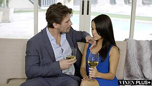 damn, my girlfriend megan rain takin’ it in the ass from neighbor! 😲