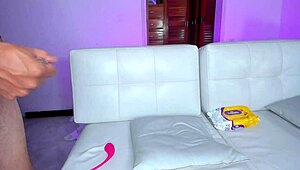 यादगार ब्लोजॉब रफ थ्रोट एक्शन के साथ वाइल्ड सीन में