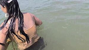 देसी पूजा भाभी नदी किनारे पागल होकर जोर से चोदी जाती है