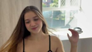 I Bang My Hermanastra Hard When No One's Home Around