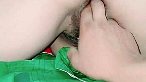 gran follada con naree disfrutando rico coño pequeño y jugosa!