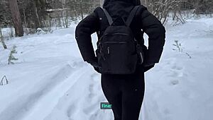 dude, check this young bitch with a bottle in her ass! 😲