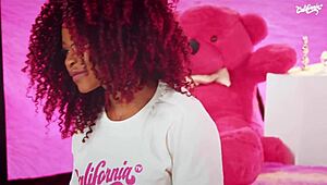 Hot Brunette Masturbating Until She Cums!