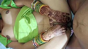 देसी ललिता सिंह की टाइट चूत बेडरूम में चोदी गई