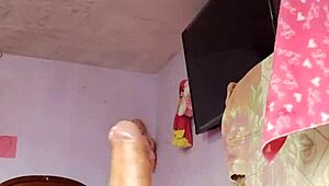 वाह, मेरी स्टेप मदर-इन-लॉ के रूम में ह्यूज क्रीमशॉट सोलो!