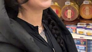 Big dose down her throat, man! Swallow and gag for me 😜