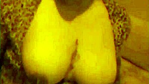 SINGLE, I OPEN MY LEGS AND TAKE IT ALL IN DOGGYSTYLE!