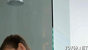 Solo Gal Rubs Her Itching Twat in Wet Naked Play.