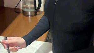 Big dose down her throat, man! Swallow and gag for me 😜