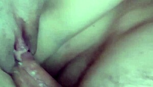 Amateur sex in the dark with hot kisses and juicy pussy cum