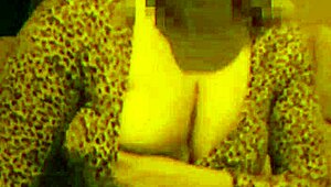 SINGLE, I OPEN MY LEGS AND TAKE IT ALL IN DOGGYSTYLE!