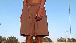 taste the air while working out solo 😏