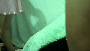 madre y yo cojemos duro, su verga quema mi vagina con placer intenso