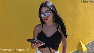 सड़क पर अजनबी ने सवाल पूछा, मिनीस्कर्ट वाली मोटी टैटू स्टूडेंट मेरे घर चुदाई तक