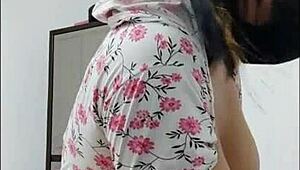 Curvy Milf Dances with Stunning Ass and Shows Big Nipples in Homemade Clip