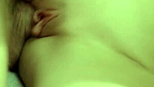 डैम, यूक्रेनियन टीन 18+ बिग ऐस ह्यूज कॉक को किंकी एक्शन में राइड करती है!