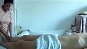 Full massage turns into happy ending at Asian parlor with oiled handjob