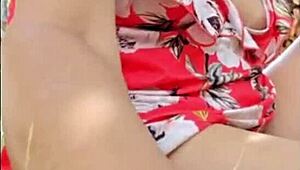 Loira Gostosa Masturbando Alcança Orgasmos Intensos Com Seus Tits Naturais.