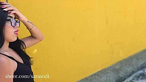 सड़क पर अजनबी ने सवाल पूछा, मिनीस्कर्ट वाली मोटी टैटू स्टूडेंट मेरे घर चुदाई तक