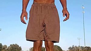 taste the air while working out solo 😏