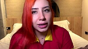 Cajera from Oxxo records private video for her boss. How did it leak?