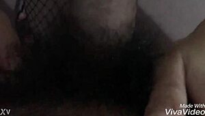 Vietnamese beauty performs an enticing oral session