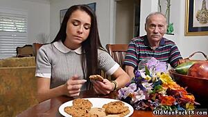 Young brunette solo star fingers herself in HD while riding old wood.