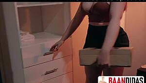 i-i got that redhead realtor fucking her future tenant with a dildo 😅