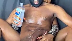 मेरे पड़ोसी ने मुझे मसाज किया फिर डिक चूस लिया