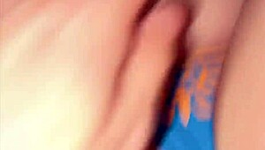 “अरे, प्रिम टेलर, तुम मेरी नॉटी नेबर हो!”