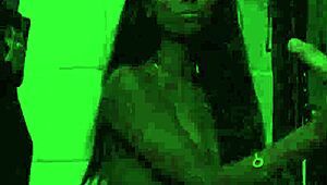 शॉपलिफ्टिंग स्टीपसिस्टर ऑफिसर के साथ सेक्स डील करती है