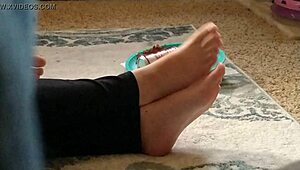 Cute hidden feet in candid fetish view