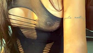 want me to lick that pussy?