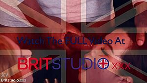 दो ब्रिटिश नर्सेस, तुम कैसे साथ मिलकर उस ह्यूज कॉक को सक्स करोगी?