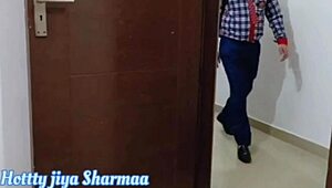 Desi housewife rides in hot sex roleplay