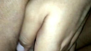 चीयरलीडर इंटेंस एनल क्रीमपाई फिनिश कैसे हैंडल करती है?