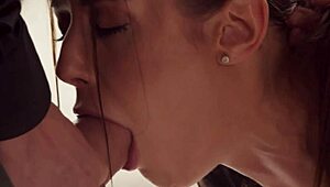 सिबिल बॉयफ्रेंड के वाइल्ड सपने को टाइट डॉगी चुदाई से पूरा करती है