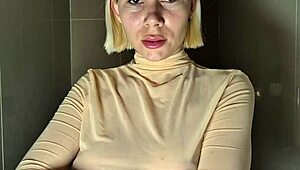 Blonde Mycandyalice's Shaved Shower Ecstasy