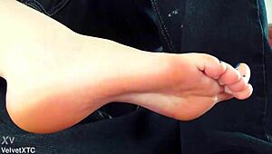 During the casting interview, this redhead squirts with dirty talk.