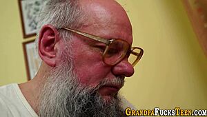 Slutty teen eagerly sucks old man’s cock for messy facial