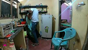 यो, ये धोखेबाज पत्नी बिल्स चुकाने के लिए चोदती है 💦