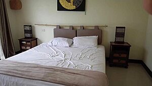 Stepsister mixed up, rented hotel with one bed