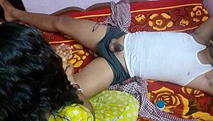 तेलुगु स्टूडेंट मसाजर बॉल्स लिक करती है और मैरिड यूरोपियन क्लाइंट को फक करती है