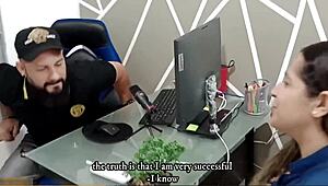 Mujer gives rico oral to jefe for job, he’s satisfied after leche in mouth! 😋