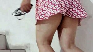 Auroraestelar Flashing and Masturbating During Her Bath