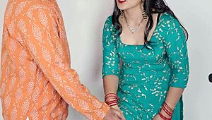 हॉर्नी फादर-इन-लॉ को सेक्सी बेब से फीटजॉब और हैंडजॉब मिलता है!