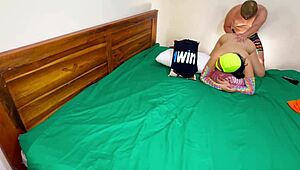 वाह, स्टीपसिस्टर के हसबैंड मुझे बिना कंडोम के राइडिंग से पागल कर देते हैं, सॉरी!