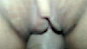 वाऊ, टाइट स्टीपडॉटर को फर्स्ट एनल पाउंडिंग मिलती है! क्या वह सब ले सकती है?